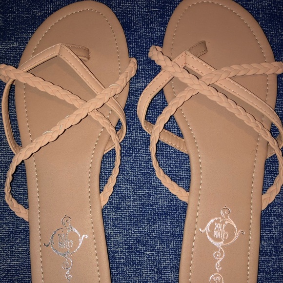 Sandals - Picture 1 of 2